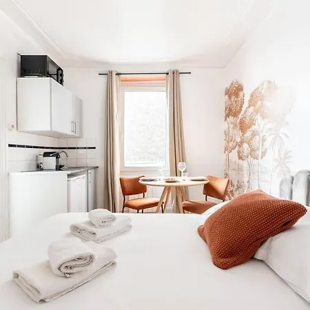 Studio Metro Nation - Oasis - Iii